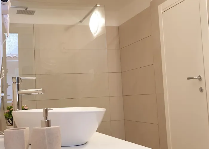 Terra Di V E N E R E 2 3*