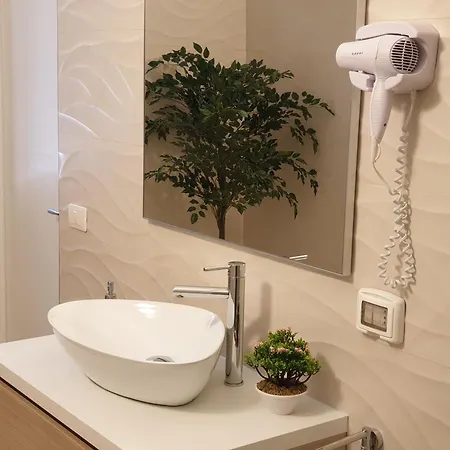 בית הארחה Terra Di V E N E R E 2 רגוזה